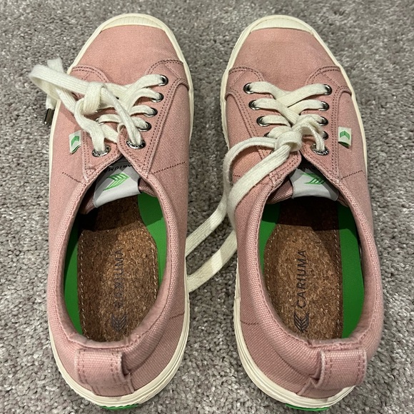 Cariuma Light Pink Shoes - Picture 5 of 6